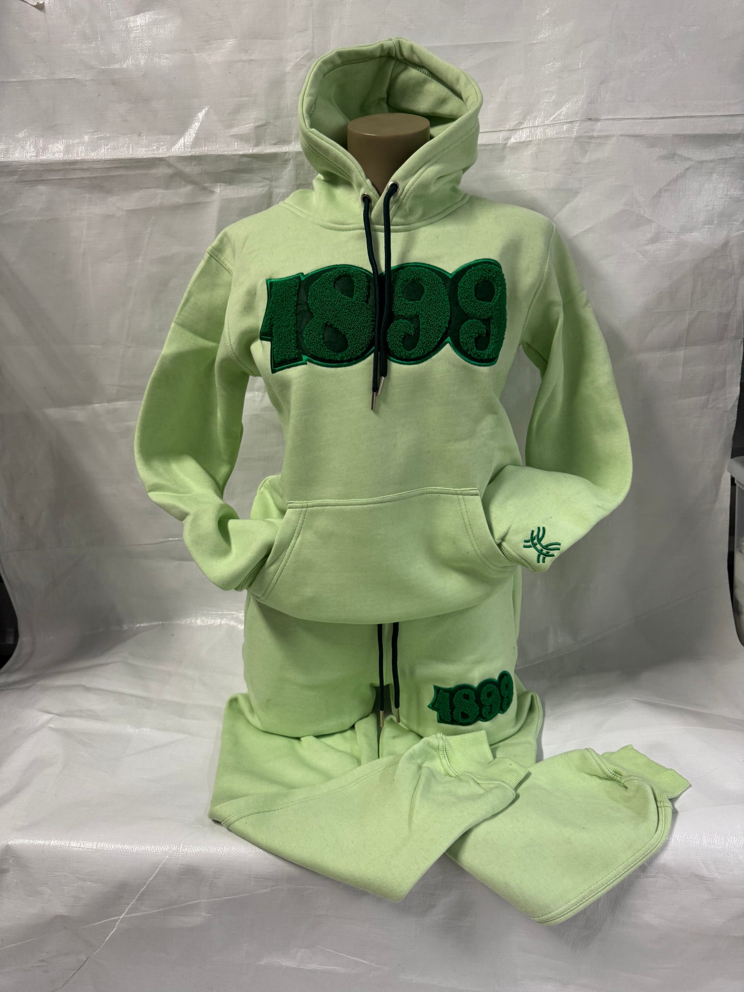 Women’s Classic 1899 SweatSuit