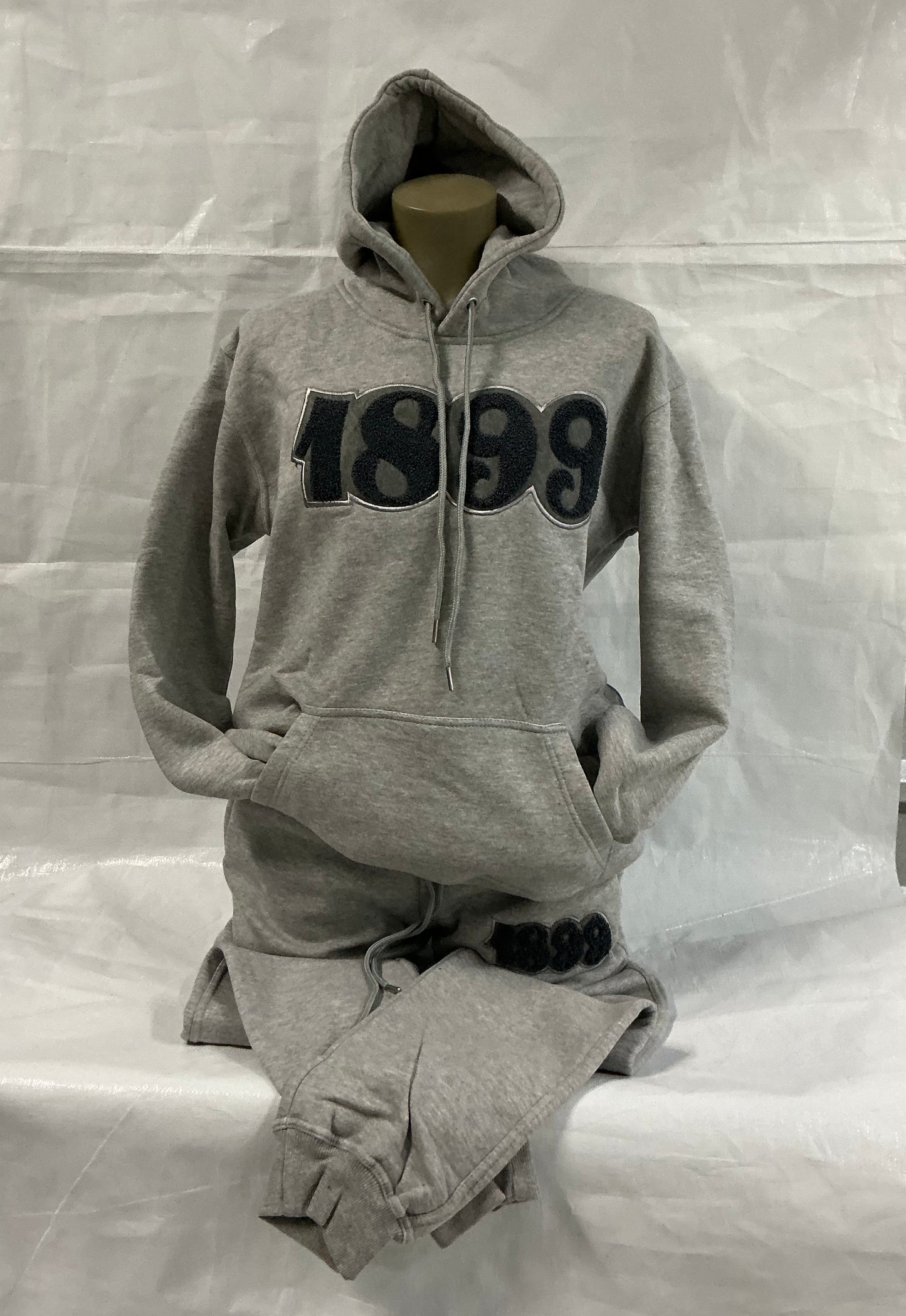 Women’s Classic 1899 SweatSuit