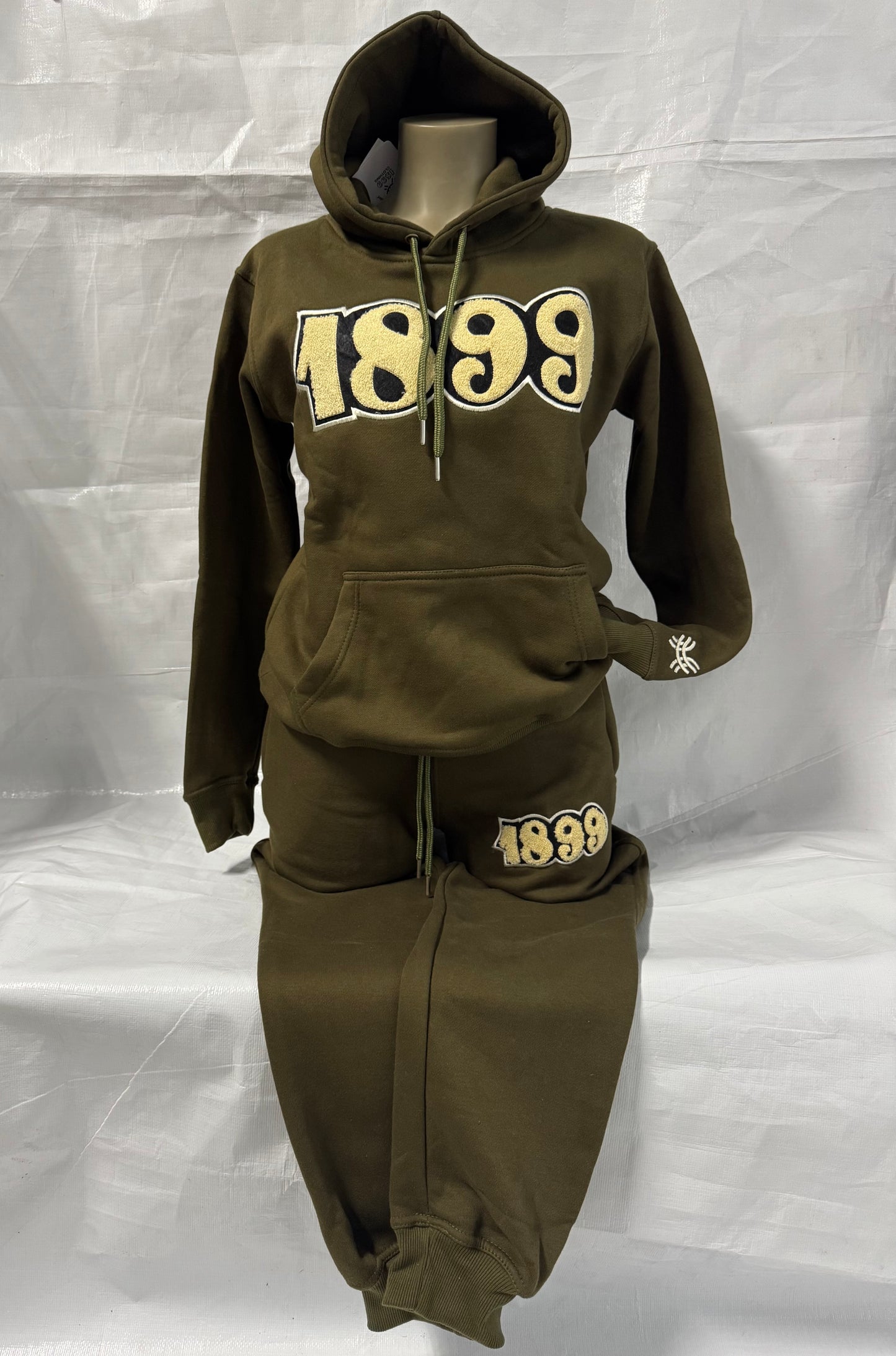 Women’s Classic 1899 SweatSuit